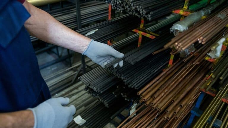 Trump Reinstates 25% Tariff on Steel and Aluminum Imports
