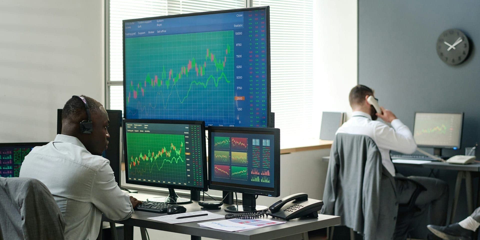 Stock Market Shows Mixed Signals Amid Economic Uncertainty