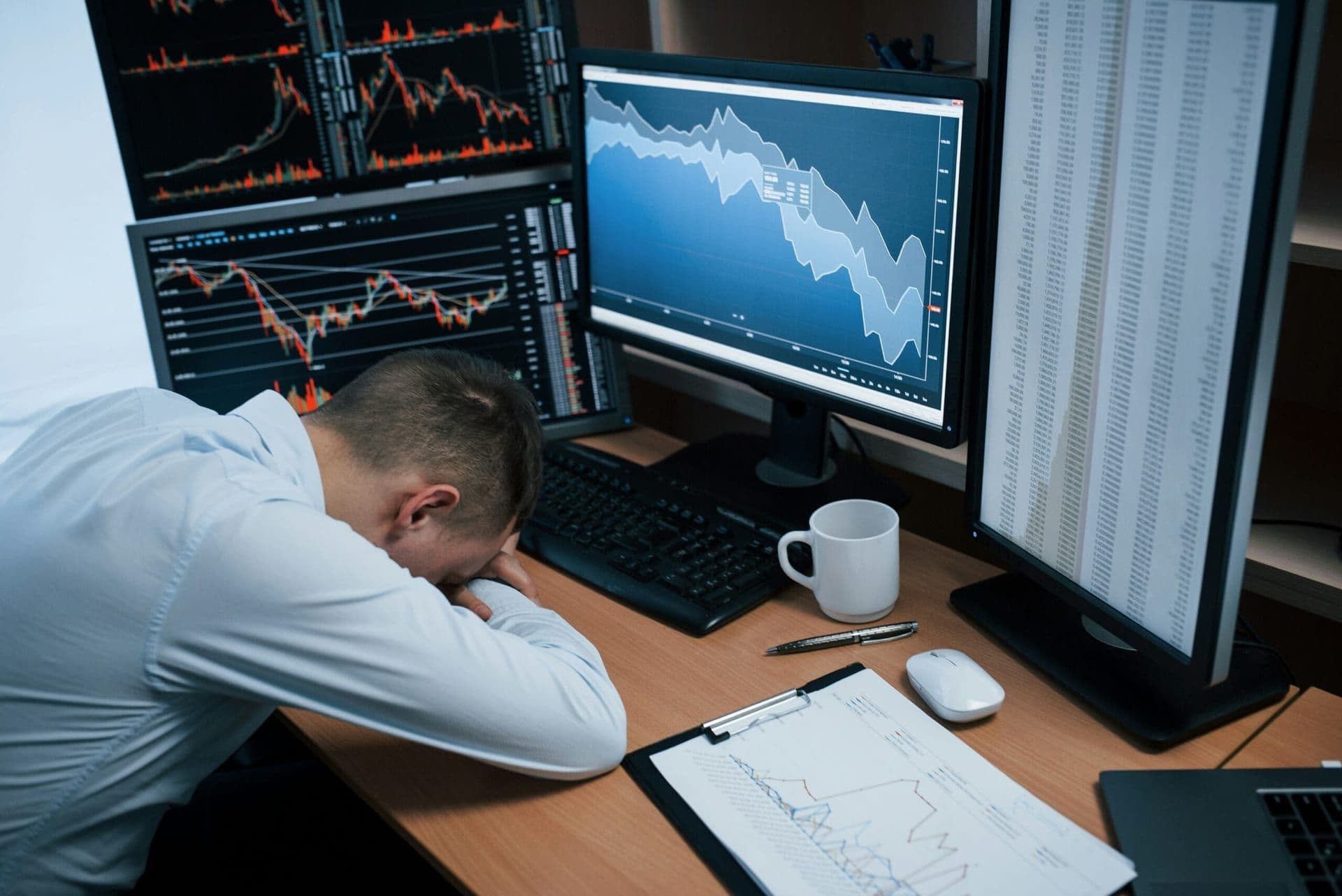 US Stock Market Struggles Amid Economic Worries