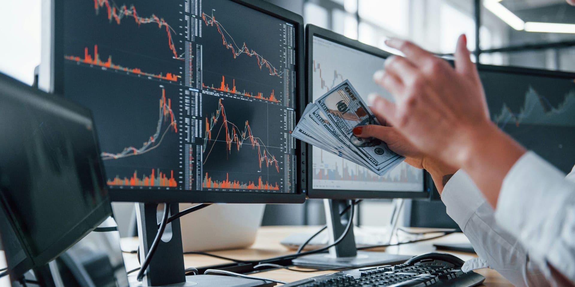 U.S. Stock Market Reacts to New Tariffs and Corporate Earnings Reports
