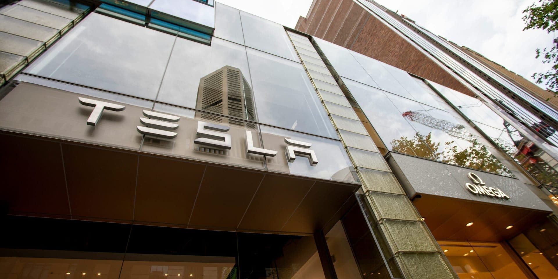 Broadcom Shares Soar as AI Chip Demand Rockets, Tesla Proposes Ambitious CEO Pay Plan
