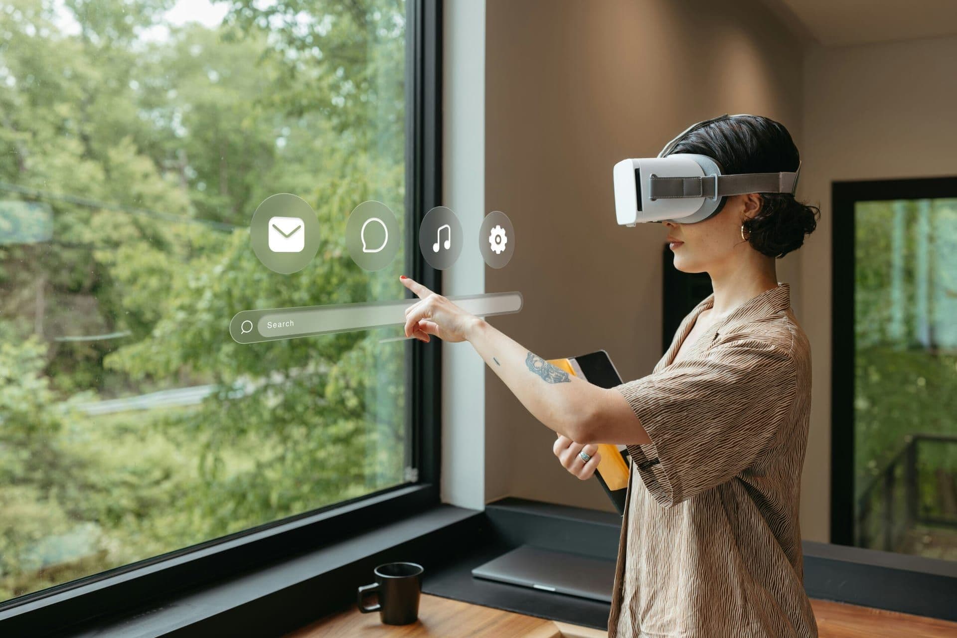 The Intersection of Art and Technology: The Rise of Augmented Reality Art in 2024